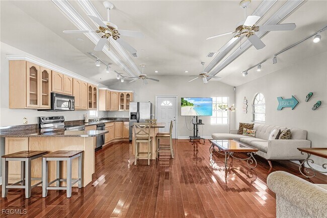 Building Photo - 135 Delmar Ave