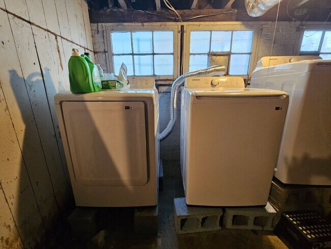 Building Photo - Maryland721