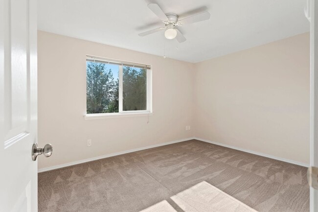 Building Photo - 5286SW
