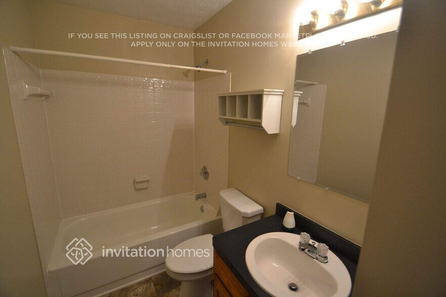 Building Photo - 495 Meadowfield Ct