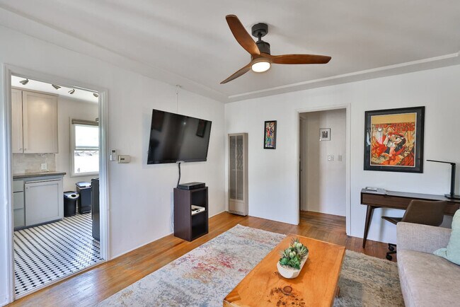 Building Photo - 3270 Cedar St