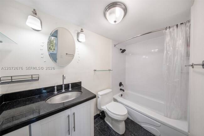 Building Photo - 10826 N Kendall Dr