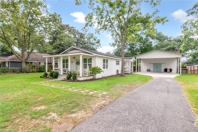 Building Photo - Special Home in Pinehurst