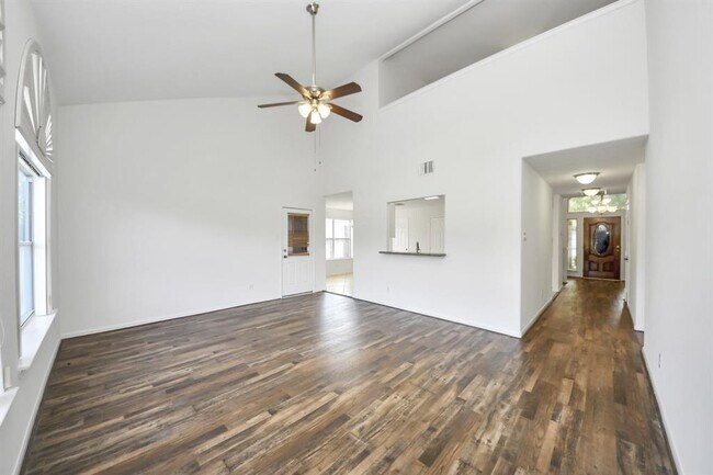 Building Photo - 32310 Archer Park