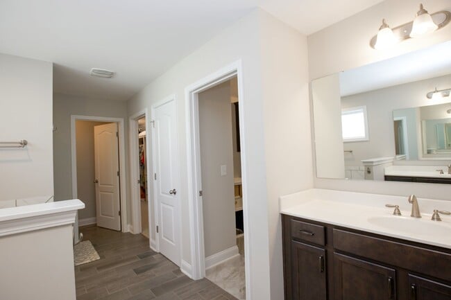 Building Photo - Spacious 5-Bedroom Home with 3 Full Bathrooms in Carthage, NC - Perfect for Your Family!