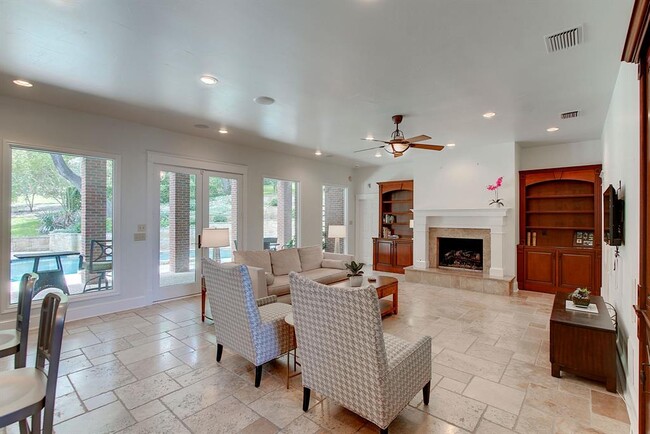 Building Photo - 4707 Mantle Dr