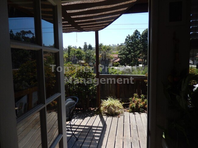 Building Photo - ****Beautiful 2 bed/2 bath Townhouse in Carlsbad - Great Location - Available 06/21****