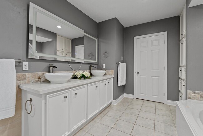 Building Photo - 14231 Championship Ln