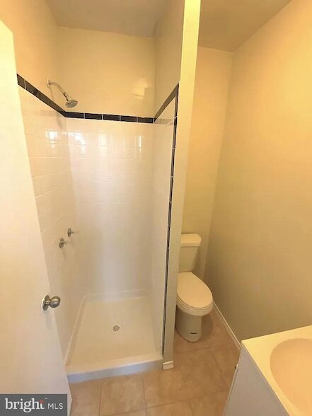 Building Photo - 4726 Chestnut St