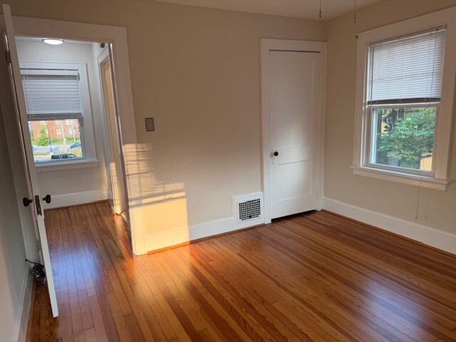 Building Photo - 3634 Besuden Ct