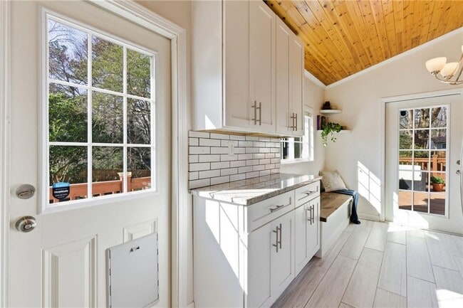 Building Photo - 3112 Dove Way