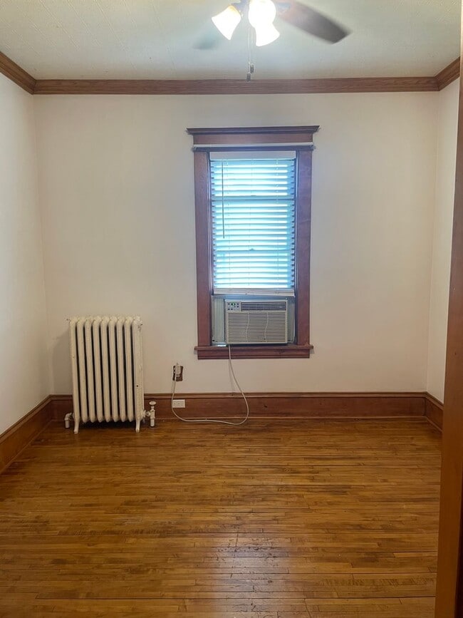 Building Photo - Minneapolis Duplex for Rent