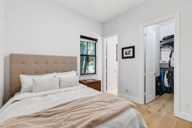 Building Photo - 17662 Cadena Dr