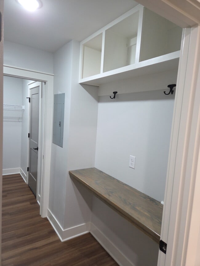 Building Photo - 7106 James Madison Way
