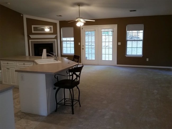 Building Photo - 123 Kingfisher Dr