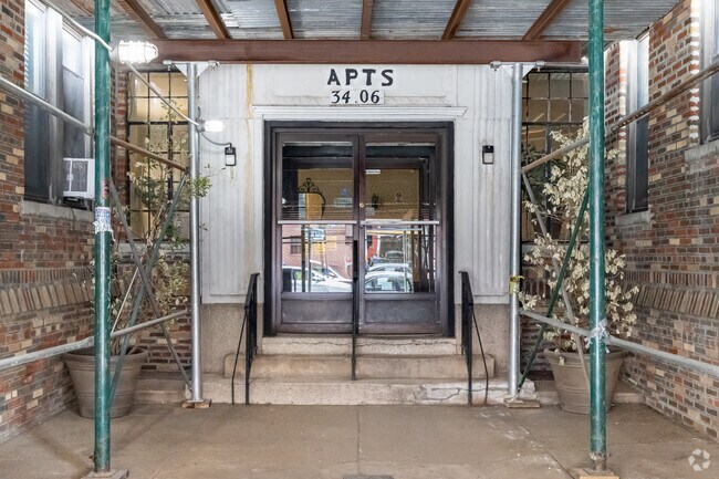 Entrance - 3406 45th St