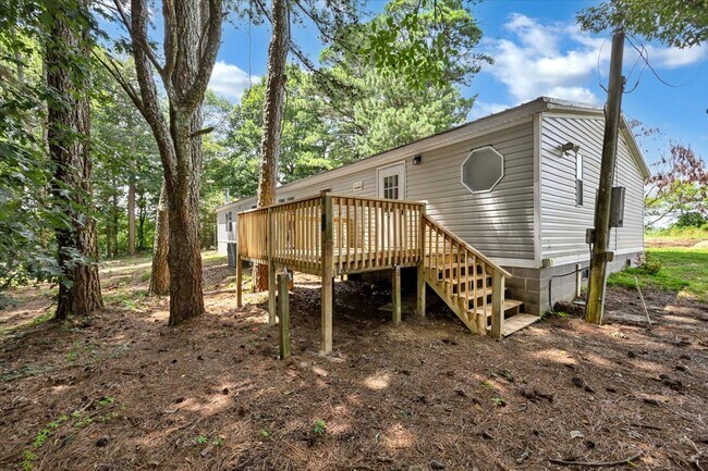 Building Photo - 575 Milligan Rd