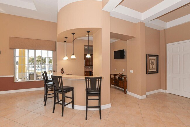 Building Photo - 9756 Palm Breezes Dr