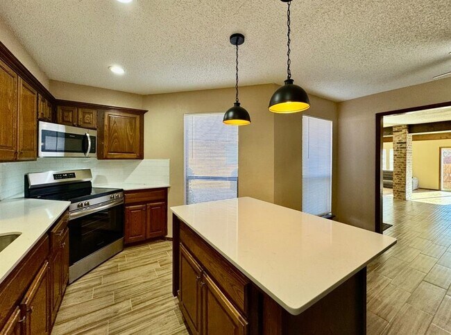 Building Photo - 1622 Windhill Ave