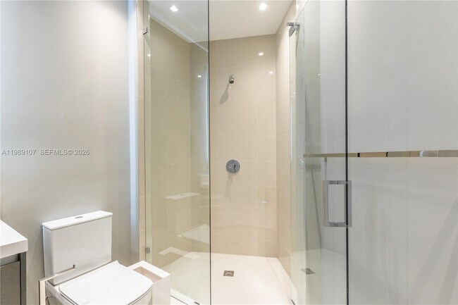 Building Photo - 851 NE 1st Ave