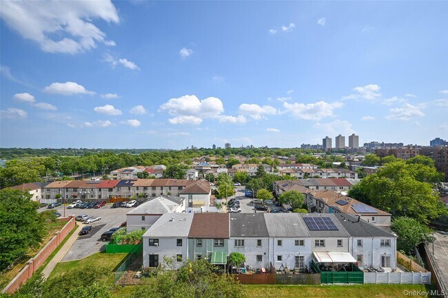 Building Photo - 61-20 Grand Central Pkwy