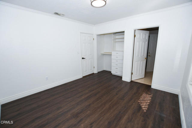 Building Photo - 545 N Avocado Pl