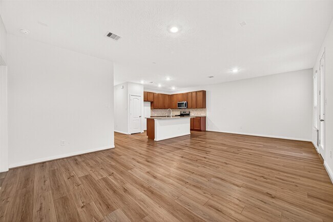 Building Photo - 12602 Blue Jay Dr