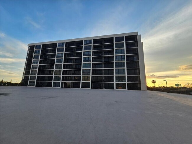 Building Photo - 7100 Sunshine Skyway Ln S