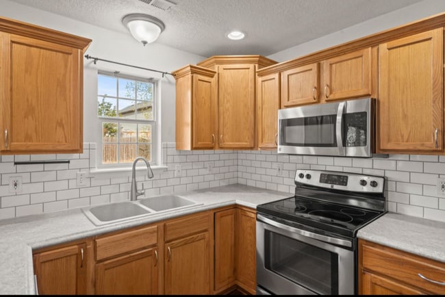 Building Photo - 3905 Jungle Tree Dr