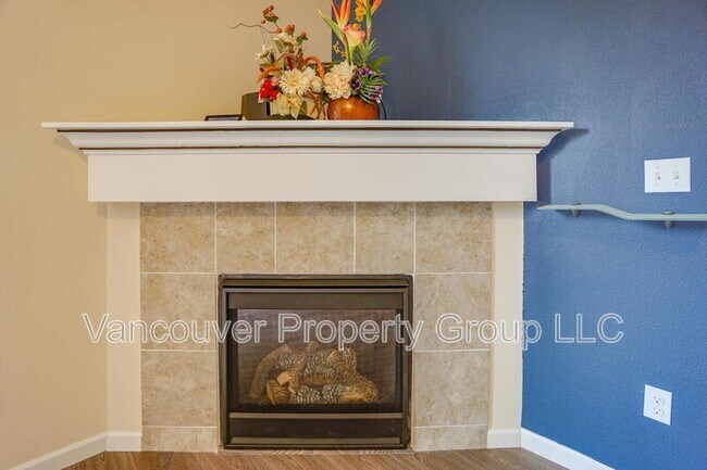 Building Photo - 2273 S Red Tail Loop