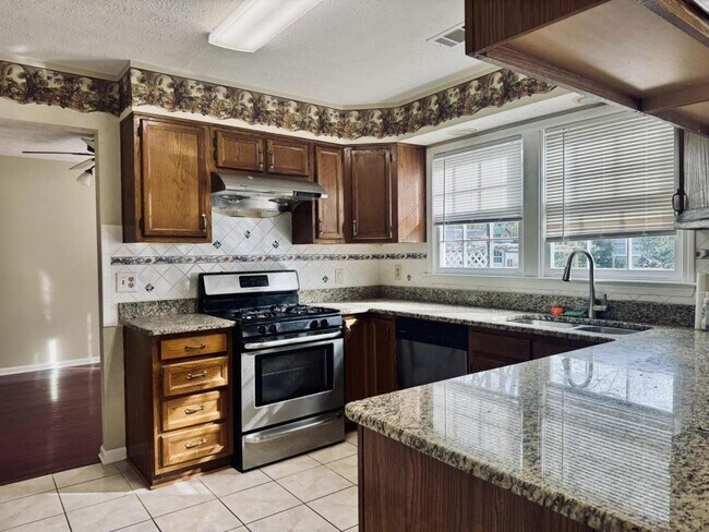 Building Photo - 3624 Manchester Dr