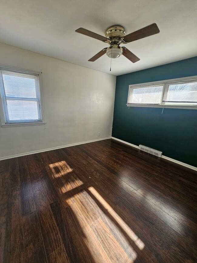 Building Photo - MOVE IN SPECIAL! There is a $25 fee per ap...