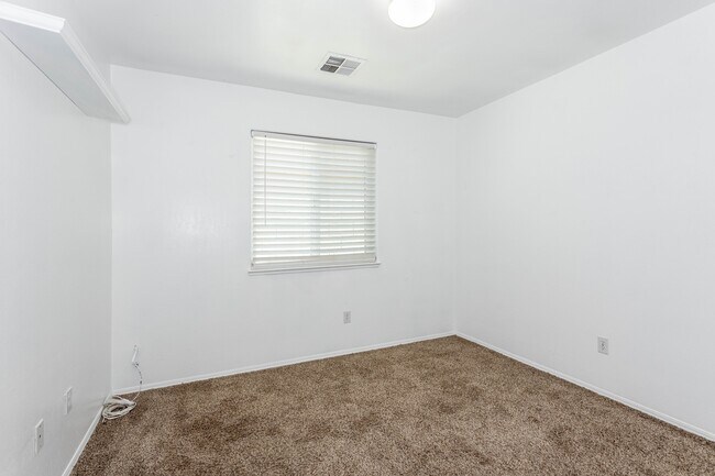 Building Photo - 5012 Hartwick Ct