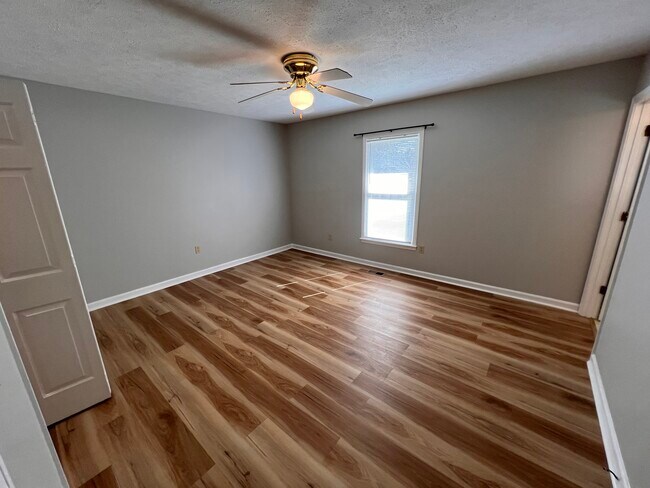 Building Photo - 3911 Manson Pike