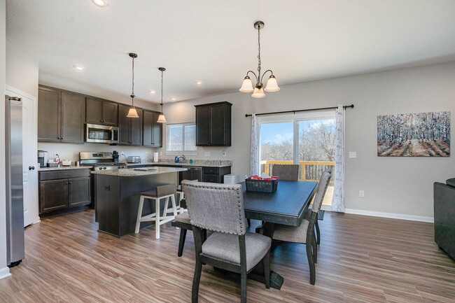 Building Photo - Brand new and fully furnished corporate executive home