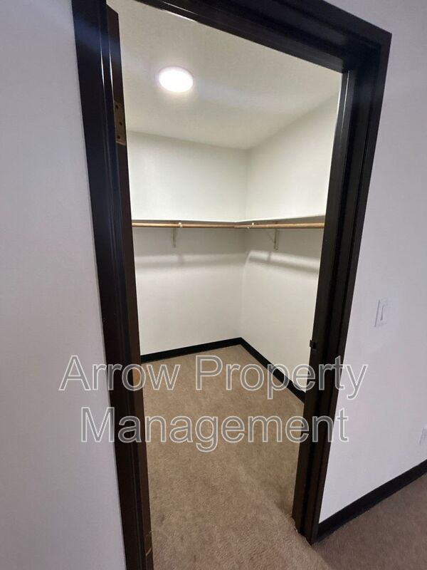 Building Photo - 201 E Arbor Ave
