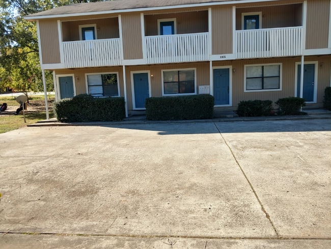 Building Photo - 1511 Medland Rd NW