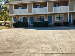 Building Photo - 1511 Medland Rd NW