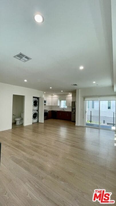 Building Photo - 5222 Satsuma Ave