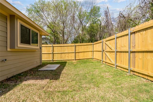 Building Photo - 401-403-403 W Elm St