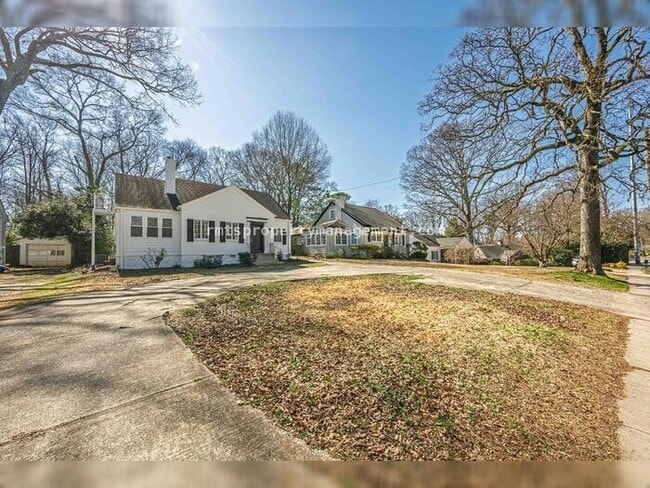 Building Photo - 1977 N Decatur Rd