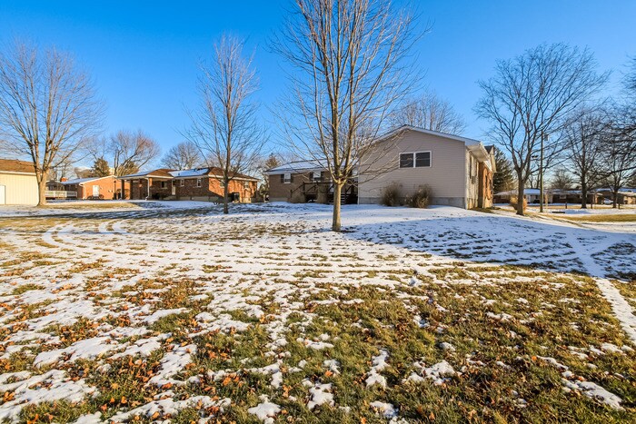 Building Photo - 6370 Sherman Terrace Rd