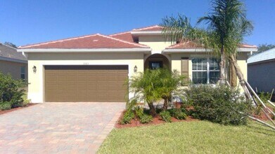 Building Photo - 16565 Windsor Way