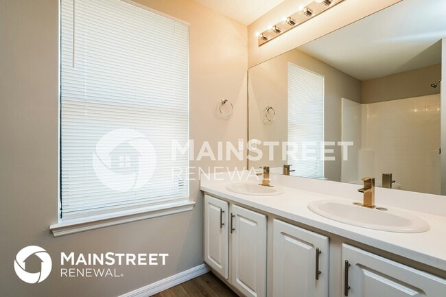 Building Photo - 3800 34th St SW