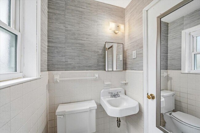 Building Photo - 7283 Juana Dr