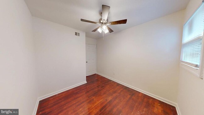Building Photo - 6511 Enfield Dr