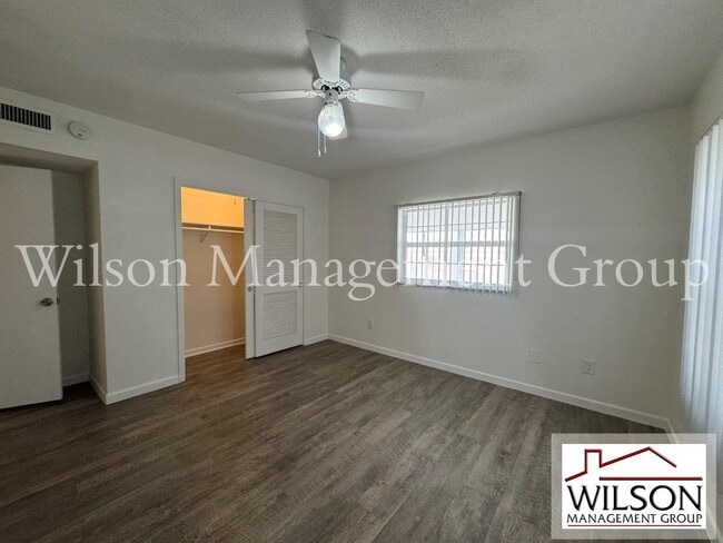 Building Photo - 206 E Yale St