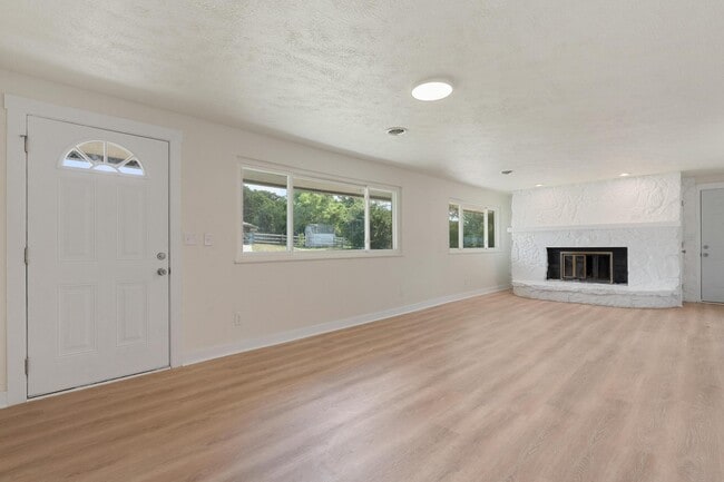 Building Photo - 4999 Packard Dr