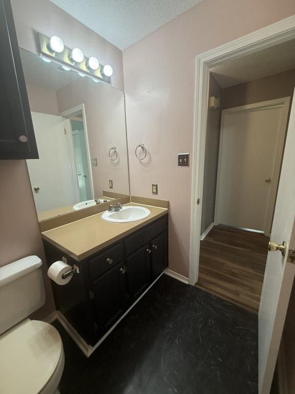 Building Photo - 1745 James Buchanan Dr