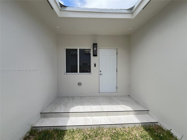 Primary Photo - 12331 SW 220th St